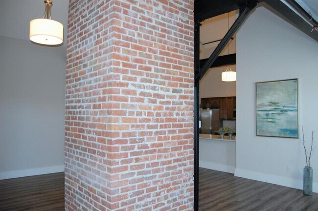 Building Photo - 155 Ararat St #303