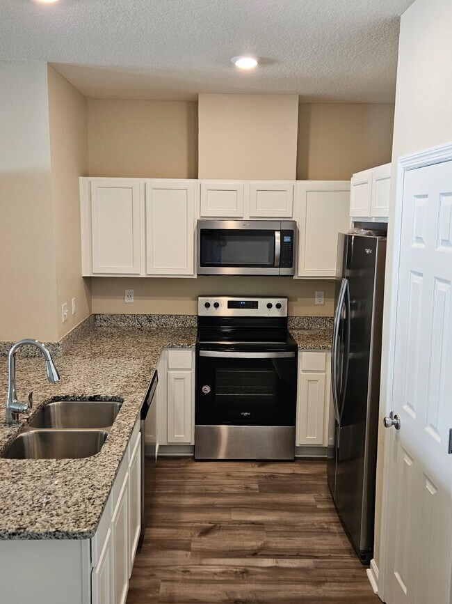 Building Photo - 11774 Beardgrass Way