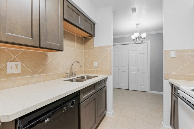 Foto del edificio - Don’t Miss Out | Inquire for Current Move-...