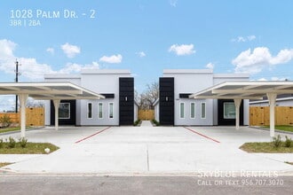 Building Photo - 1028 Palm Dr