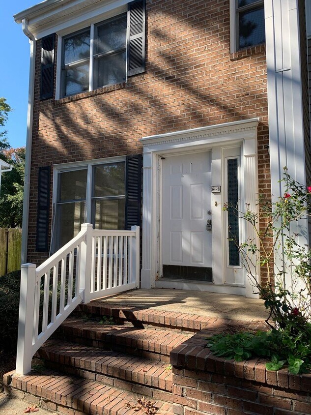 Foto principal - 2-Bedroom, 1.5-Bath town house