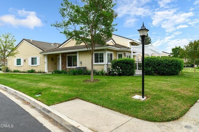 Foto del edificio - 1125 Stoneybrook Ln