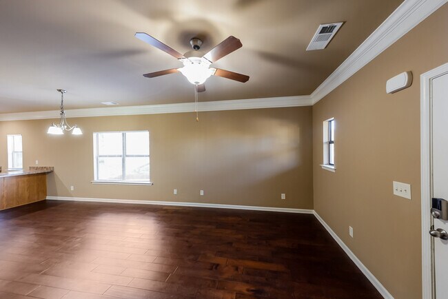 Building Photo - 144 Enclave Ave