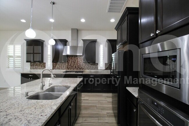 Foto del edificio - 858 E Knightsbridge Way