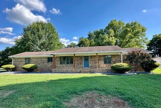 Building Photo - 2397 Braxton Bragg Dr