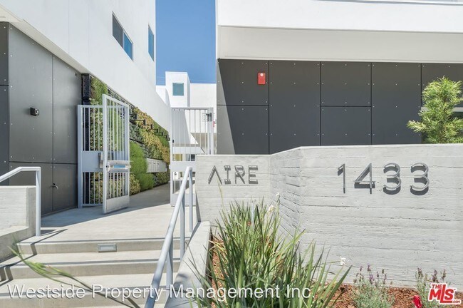 Building Photo - 2 br, 2 bath House - 1433 14th St. #4