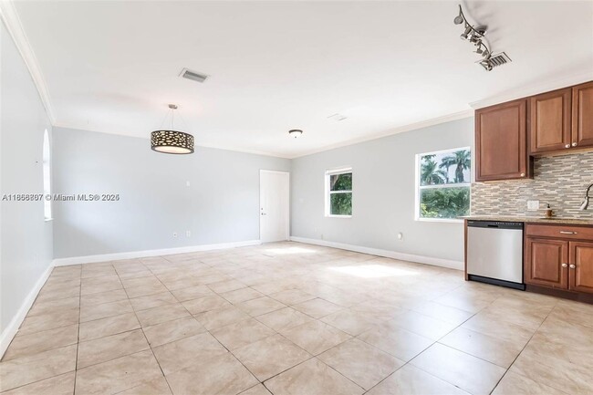 Photo - 1695 SW 11th St House