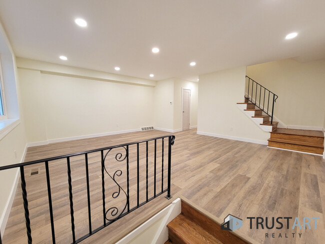 Building Photo - 3 bedroom house with finished Basement in ...