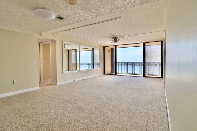Foto del edificio - 5600 N Flagler Dr