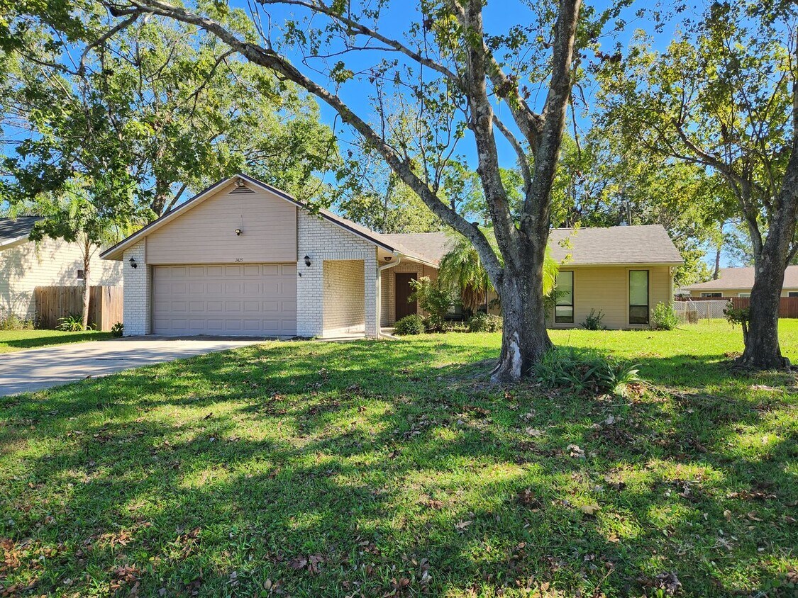 Primary Photo - 3/2/2 convenient Florida Shores location!