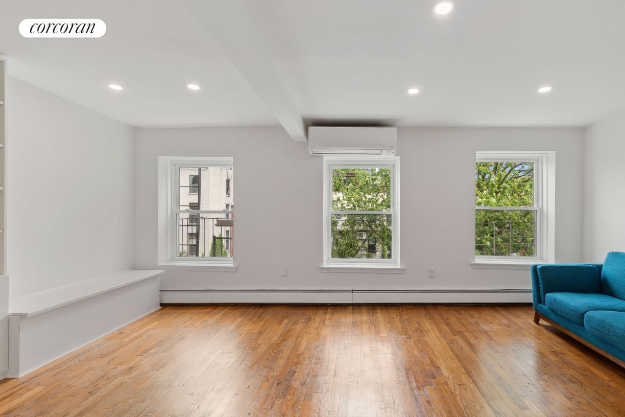 Foto principal - 637 Warren St