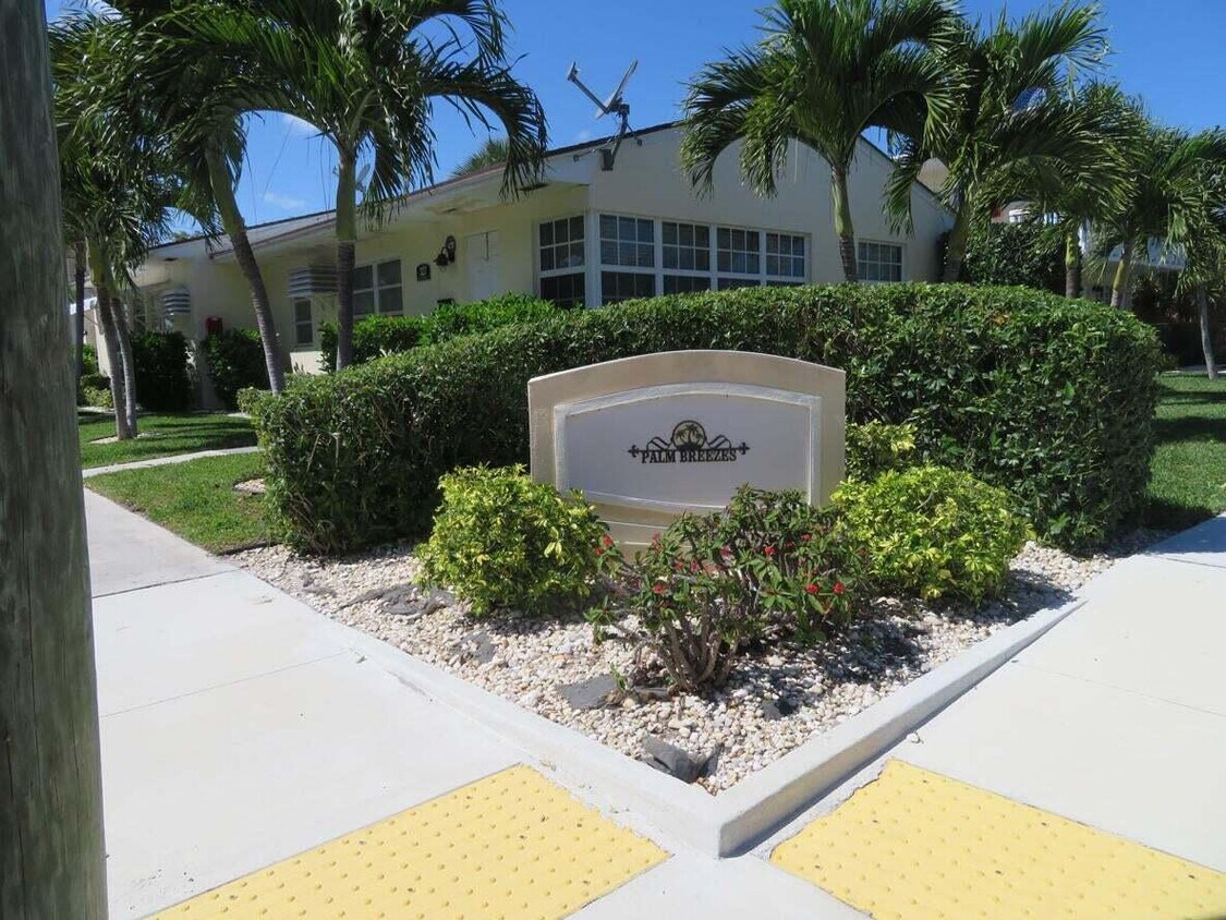 Primary Photo - 327 S Ocean Blvd