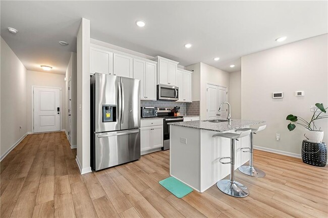 Building Photo - 6372 Rosetta Dr