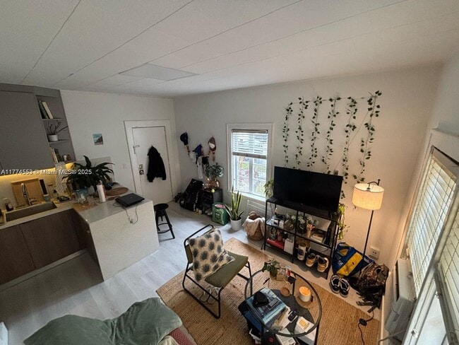 Building Photo - 126 Mendoza Ave