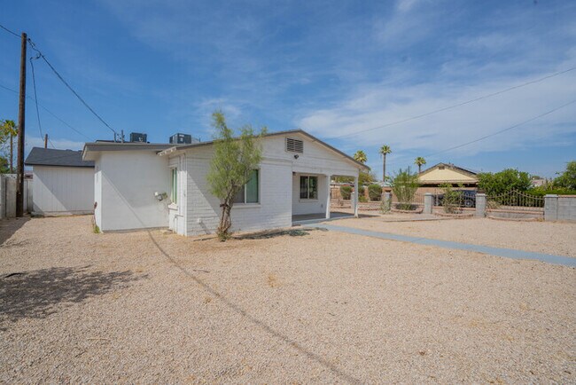Building Photo - 2646 E WILLETTA ST, PHOENIX AZ