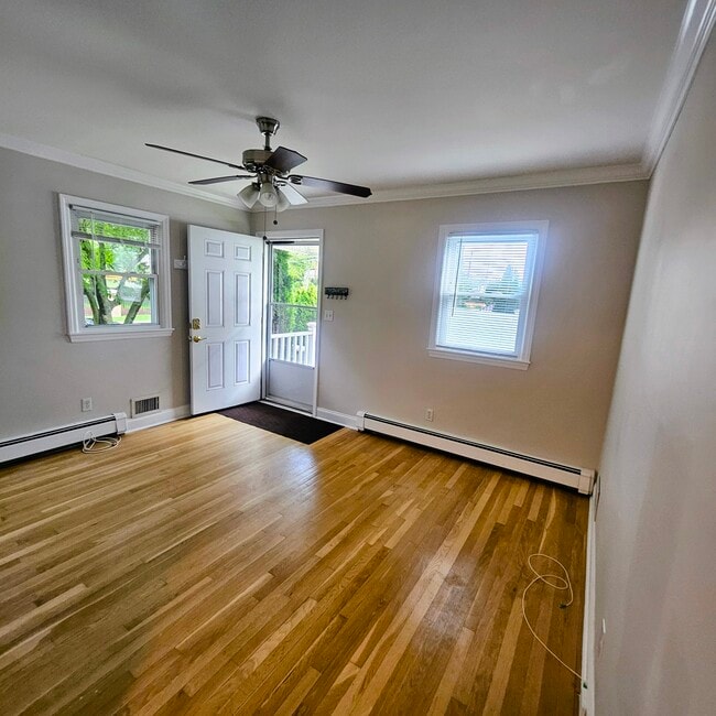 Building Photo - 153 Webster Ave