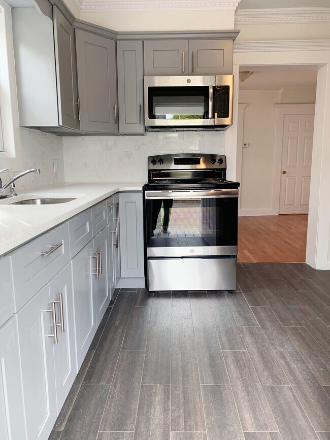Kitchen - 149 Grove St