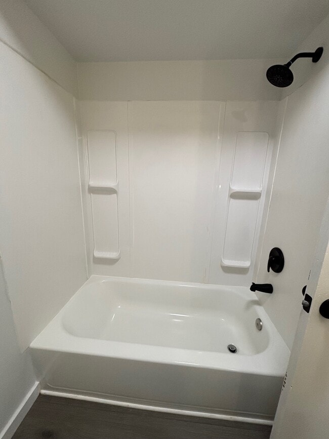 Building Photo - 2713 Center St