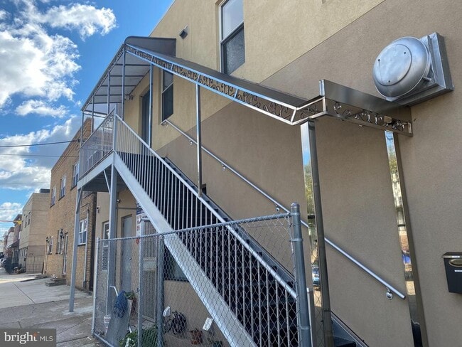 Building Photo - 2601 S 18th St