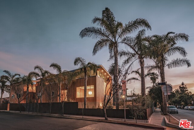 Foto principal - 1601 Shell Ave