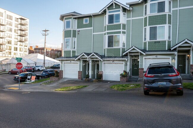 Building Photo - 210 N G St