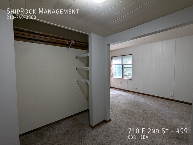 Foto del edificio - 710 E 2nd St