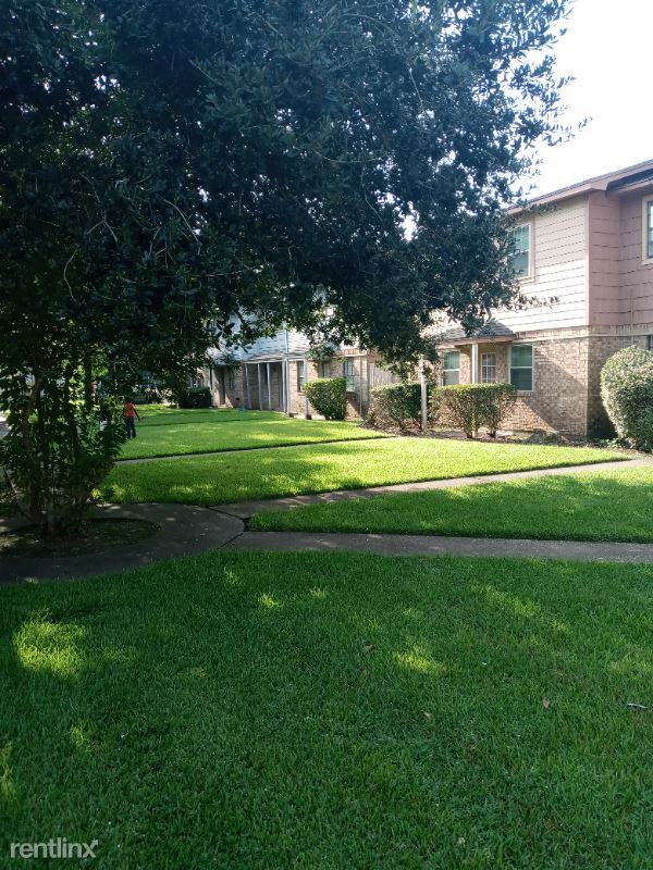 Building Photo - 6040 Bedford Dr