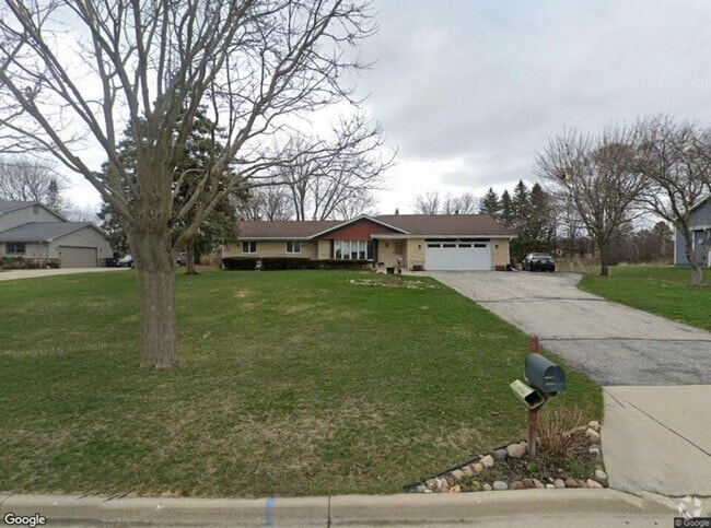 Building Photo - 9640 W Barnard Ave