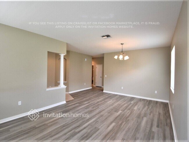 Building Photo - 2548 Ladoga Dr