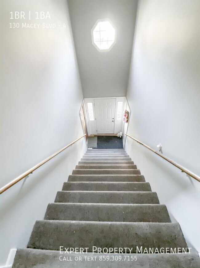 130 Macey Blvd Unit 4, Versailles, KY 40383 Room for Rent in