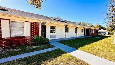 Building Photo - 390 W Haines Blvd