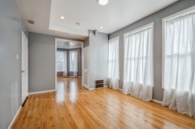 Foto del edificio - 3414 N Leavitt St