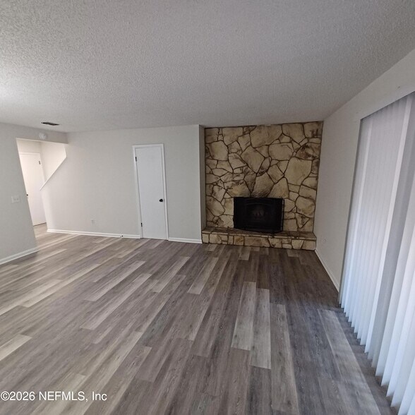 Foto del edificio - 1201 Douglas St