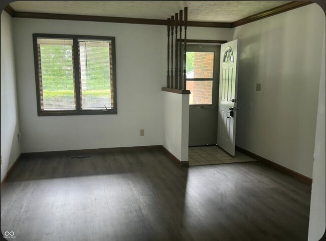 Building Photo - 637 Joy Dr