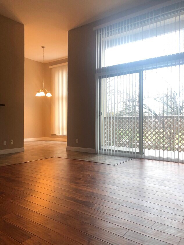 Primary Photo - 300 N Civic Dr