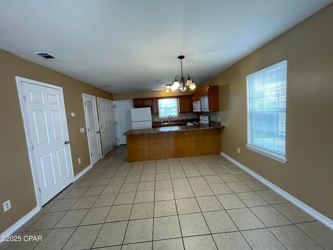 Foto del edificio - 1803 Hickory Ave
