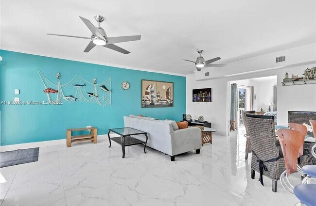 Foto del edificio - 75 Coral Dr