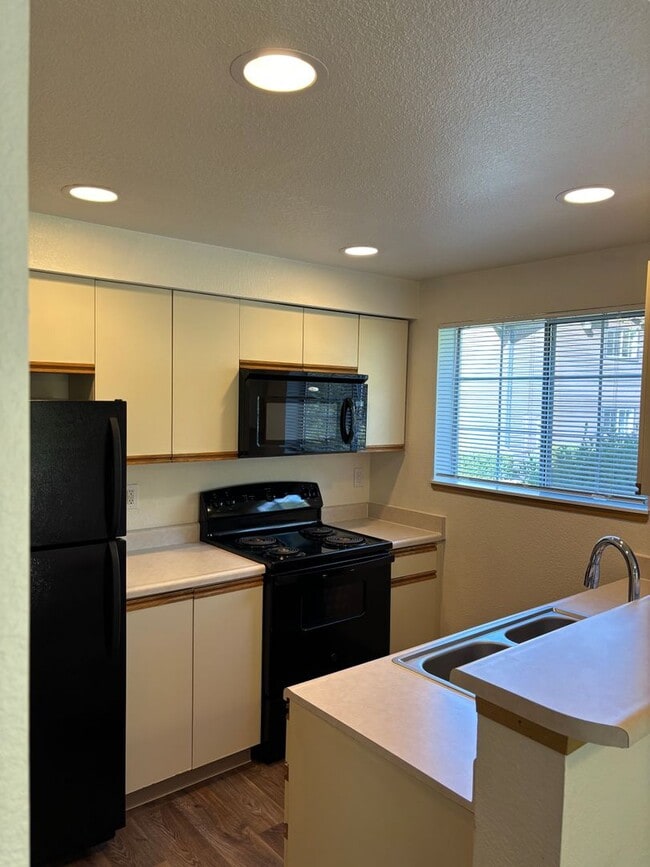 Interior Photo - Oakridge