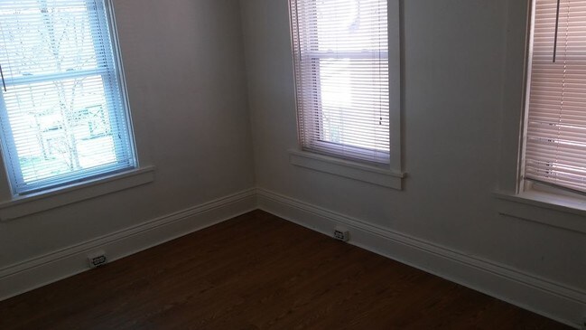 Foto del edificio - 40 N Poplar St