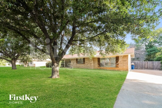 Foto del edificio - 2813 Silver Meadow Ln