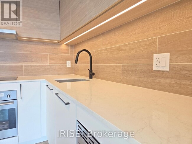 Building Photo - 1050 Eastern Ave