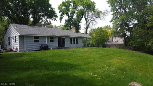 Building Photo - 15100 Crestview Ln