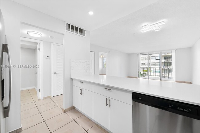 Foto del edificio - 16710 NE 9th Ave