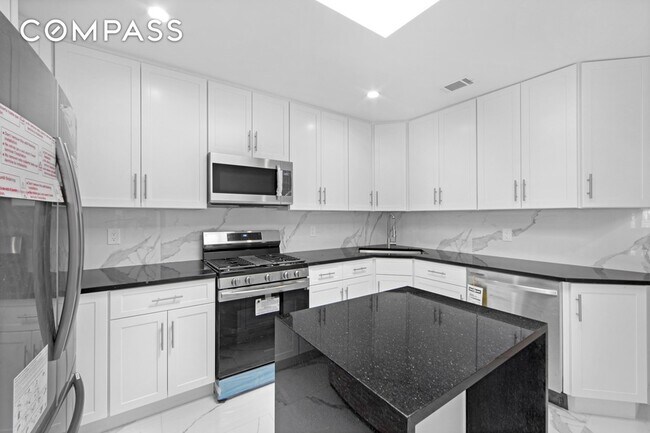 Foto del edificio - 2345 E 1st St