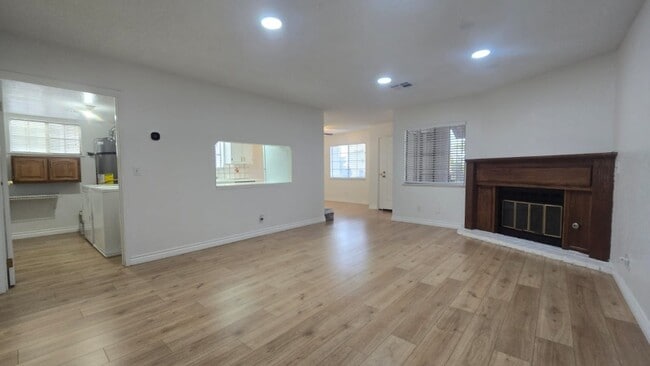 Building Photo - 5069 Eldora Ave