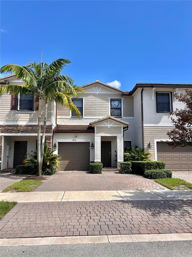 Building Photo - 4654 Santa Cruz Way