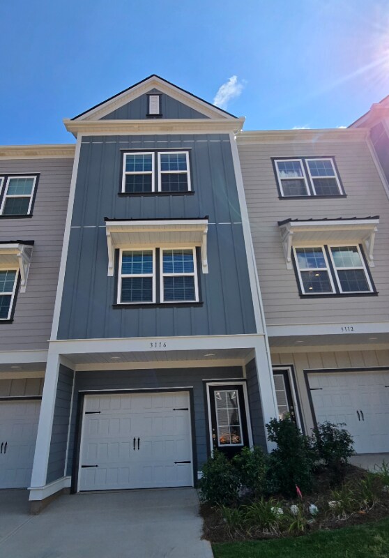 Foto principal - 3116 Butler Hl Dr