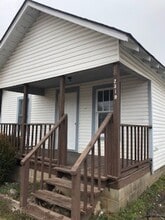 Building Photo - 2319 Savannah St