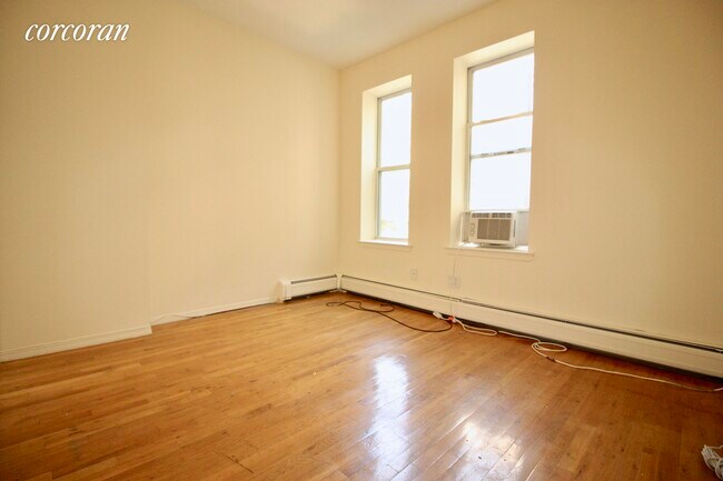 Building Photo - 207 Taaffe Pl