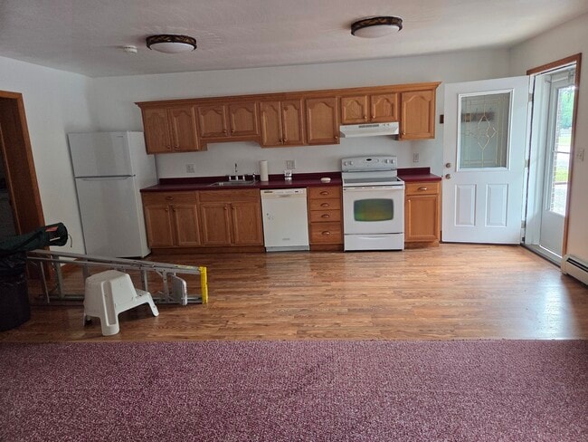 Full Kitchen - 2554 William Penn Ave